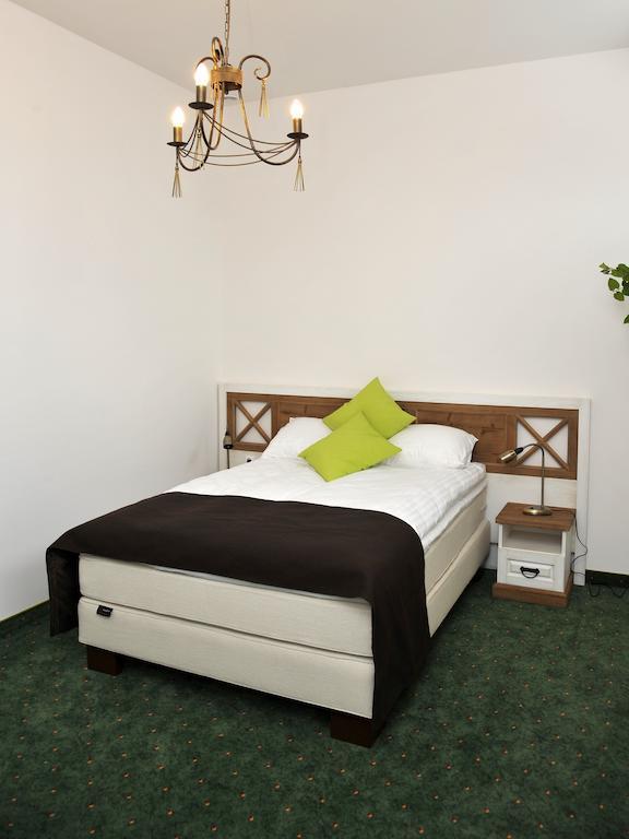 Hotel Sandro Silver Leszno  Room photo